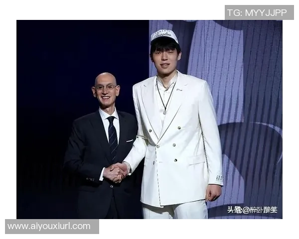 杨瀚森感受世界顶尖运动员的震撼瞬间仿佛置身于虚拟游戏中 杨瀚森感受世界顶尖运动员的震撼瞬间仿佛置身于虚拟游戏中