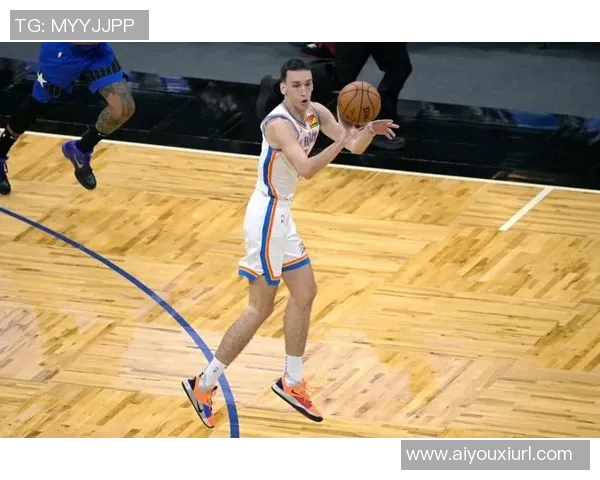 马祖拉称怀特攻防两端始终保持一致努力与能量展现出色表现 马祖拉称怀特攻防两端始终保持一致努力与能量展现出色表现