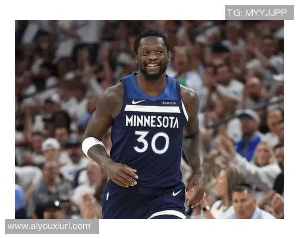 兰德尔表现平平首节手感冰凉全场贡献21分5篮板3助攻3抢断