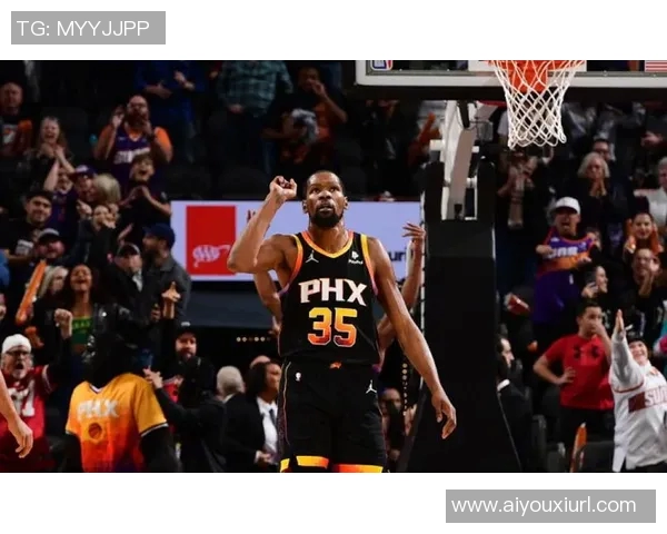 杜兰特赞替补席球员表现关键时刻助力球队逆转胜利